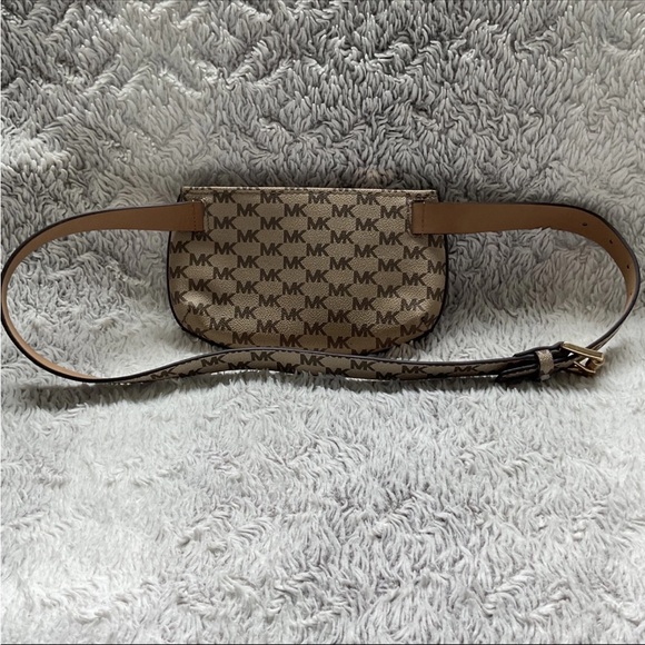 Michael Kors Monogram Brown Belt Bag - Picture 3 of 6